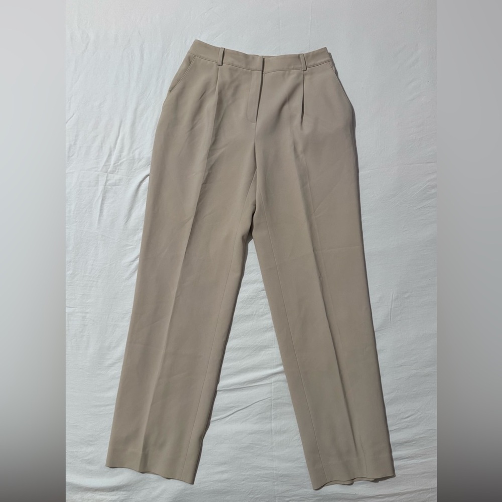 Kaki slacks